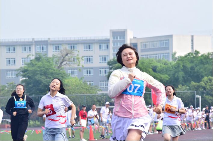 5d9c22a6de233.jpg 4.jpg